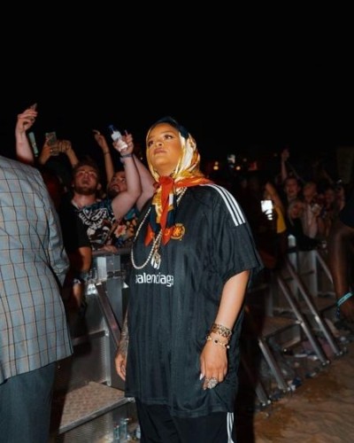 Rihannanın müzakirələrə səbəb olan obrazı - FOTO